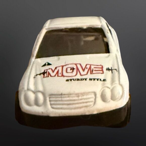 Auto World Mercedes Benz SL Jin Dei Le City Vehicle Car White Diecast 1:84 Scale - Picture 2 of 7